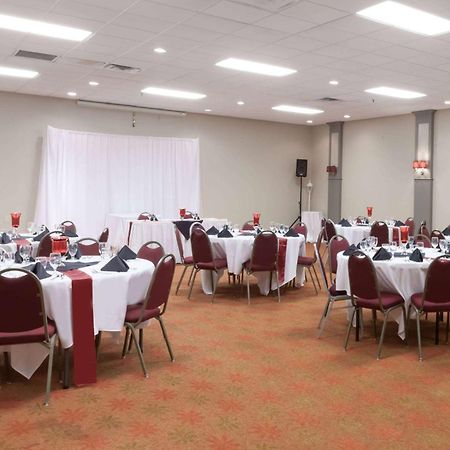 Ramada By Wyndham New Iberia Otel Dış mekan fotoğraf